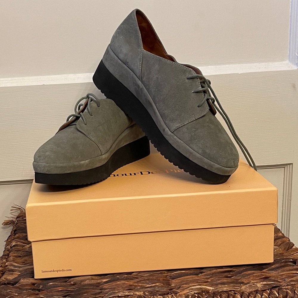 L’Amour DesPieds Gray Suede Shoes